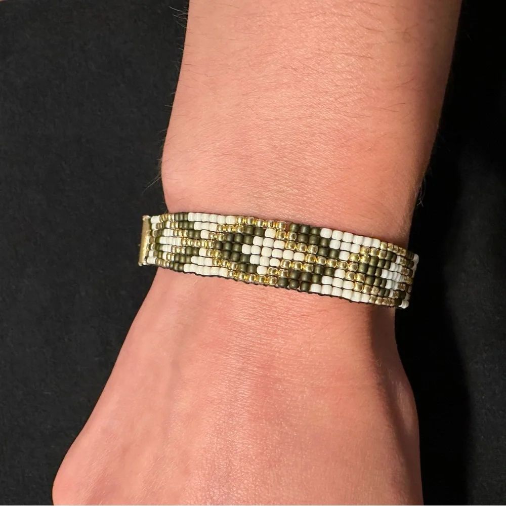 Handmade Beaded Bracelet - Picture 5 of 10